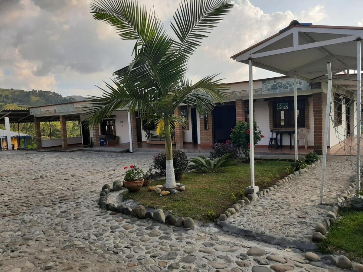 Finca Hotel La Fragata Санта Роса де Кабал Екстериор снимка